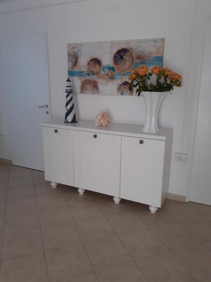 Villetta Dei Fiori, Vicino Spiaggia Di Punta Pizzo ガリポリ エクステリア 写真