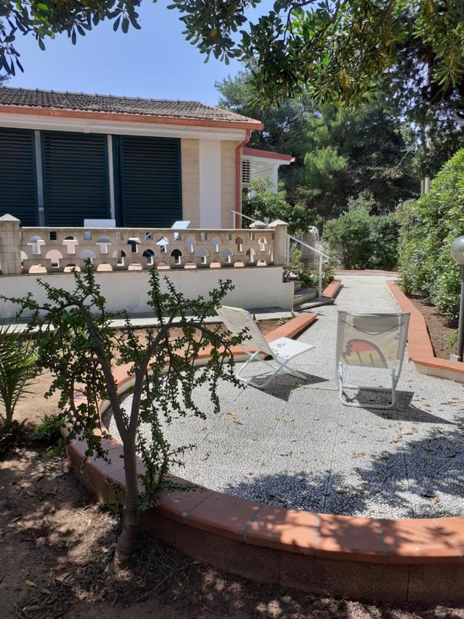 Villetta Dei Fiori, Vicino Spiaggia Di Punta Pizzo ガリポリ エクステリア 写真