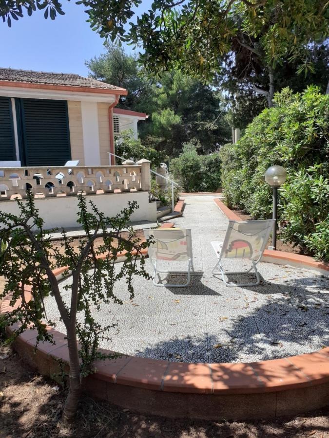 Villetta Dei Fiori, Vicino Spiaggia Di Punta Pizzo ガリポリ エクステリア 写真